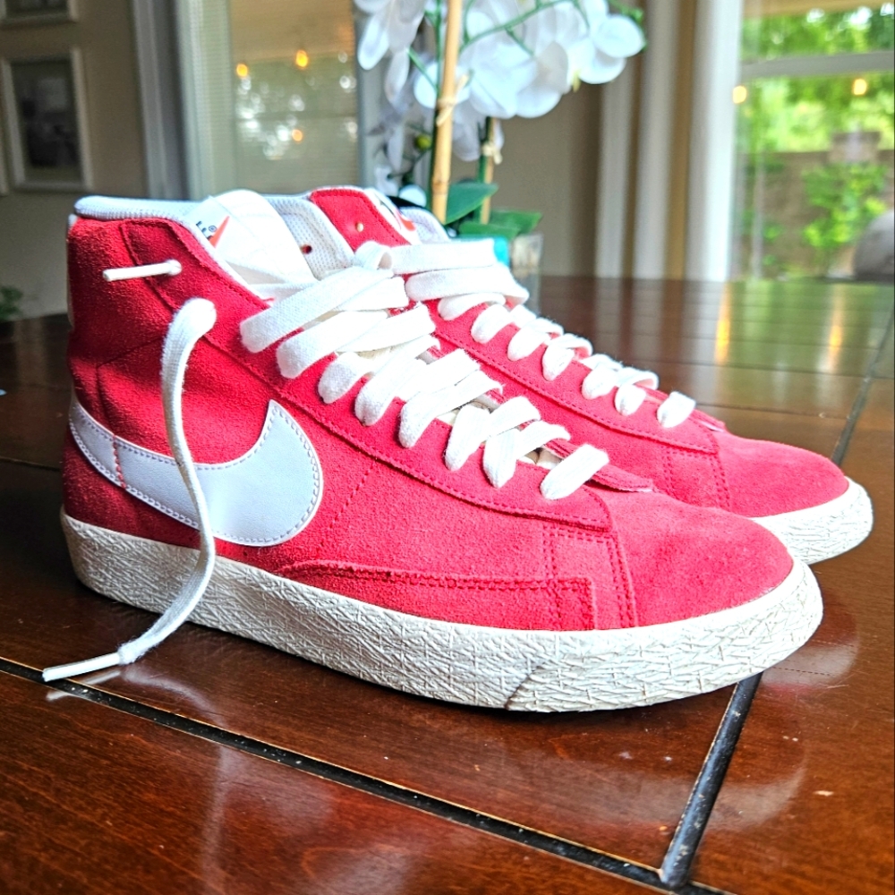 Nike Blazers Mid 77 - Size 6Y Womens 7.5 - Team Red Suede